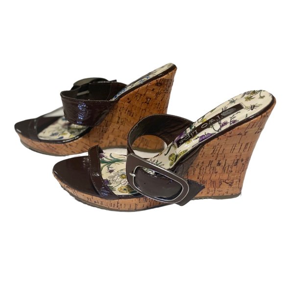 Two Lips Wedge Slide Sandals, Size 6 - Picture 2 of 5